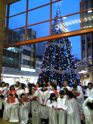 Yumi's concert outside of Seibu
